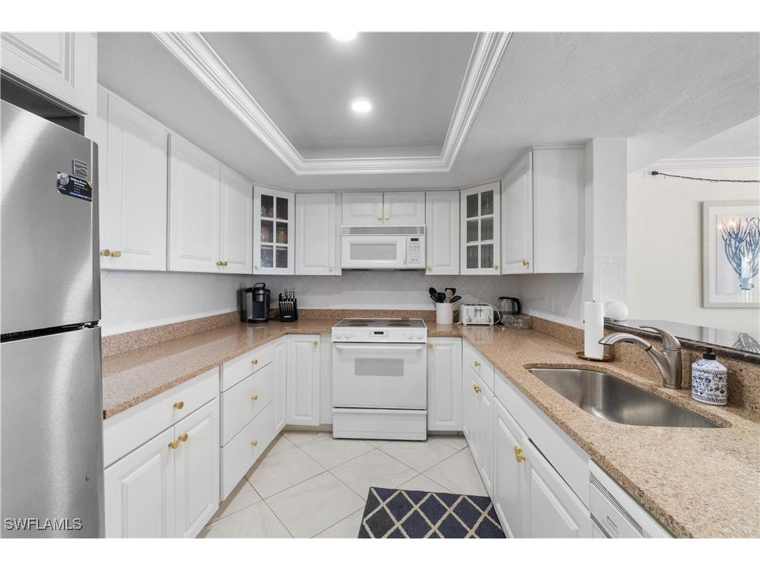 9715 Gulf Shore Drive #202 Naples FL 34108 225069399 image7