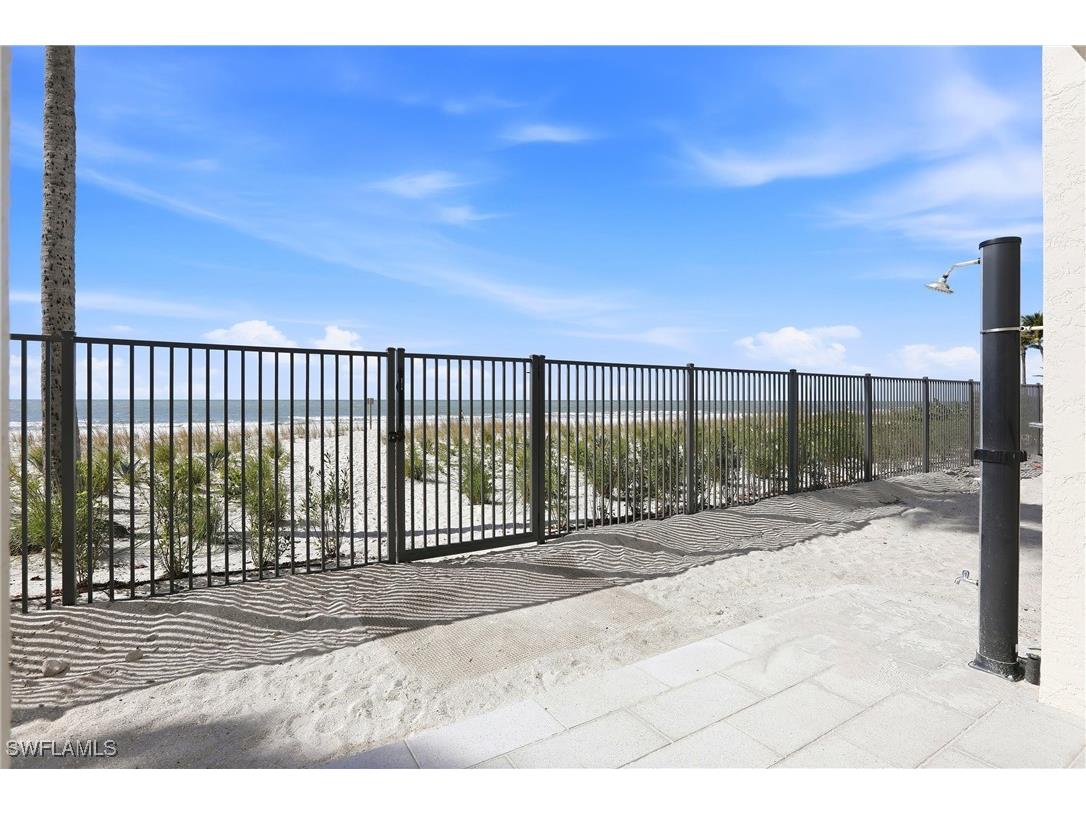 9715 Gulf Shore Drive #701 Naples FL 34108 226000093 image45