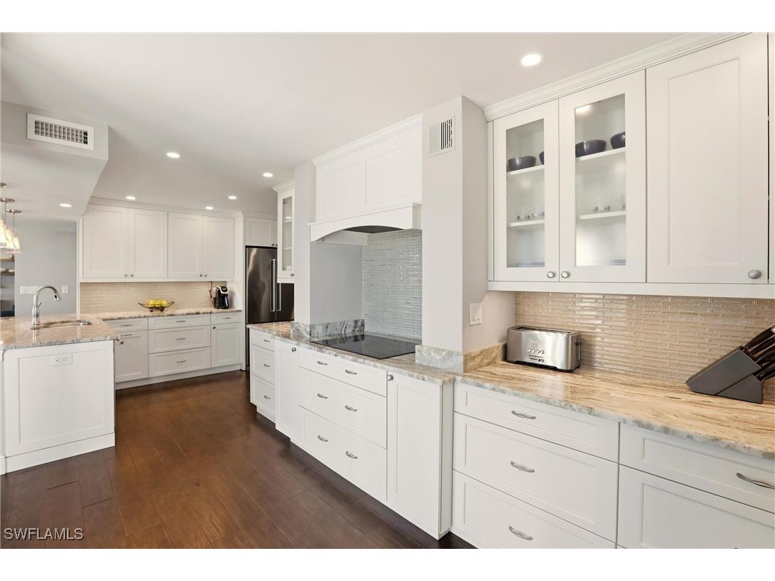 9715 Gulf Shore Drive #701 Naples FL 34108 226000093 image8