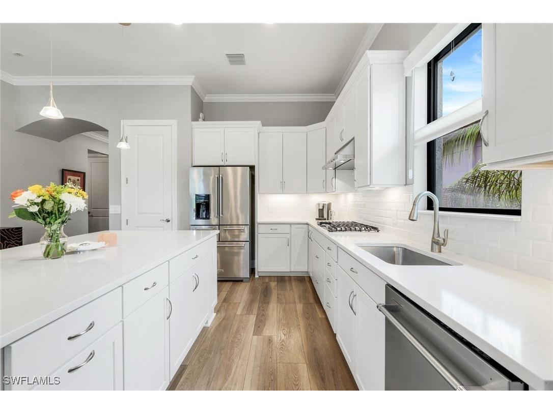 9721 Everglades Drive Naples FL 34120 225067631 image10