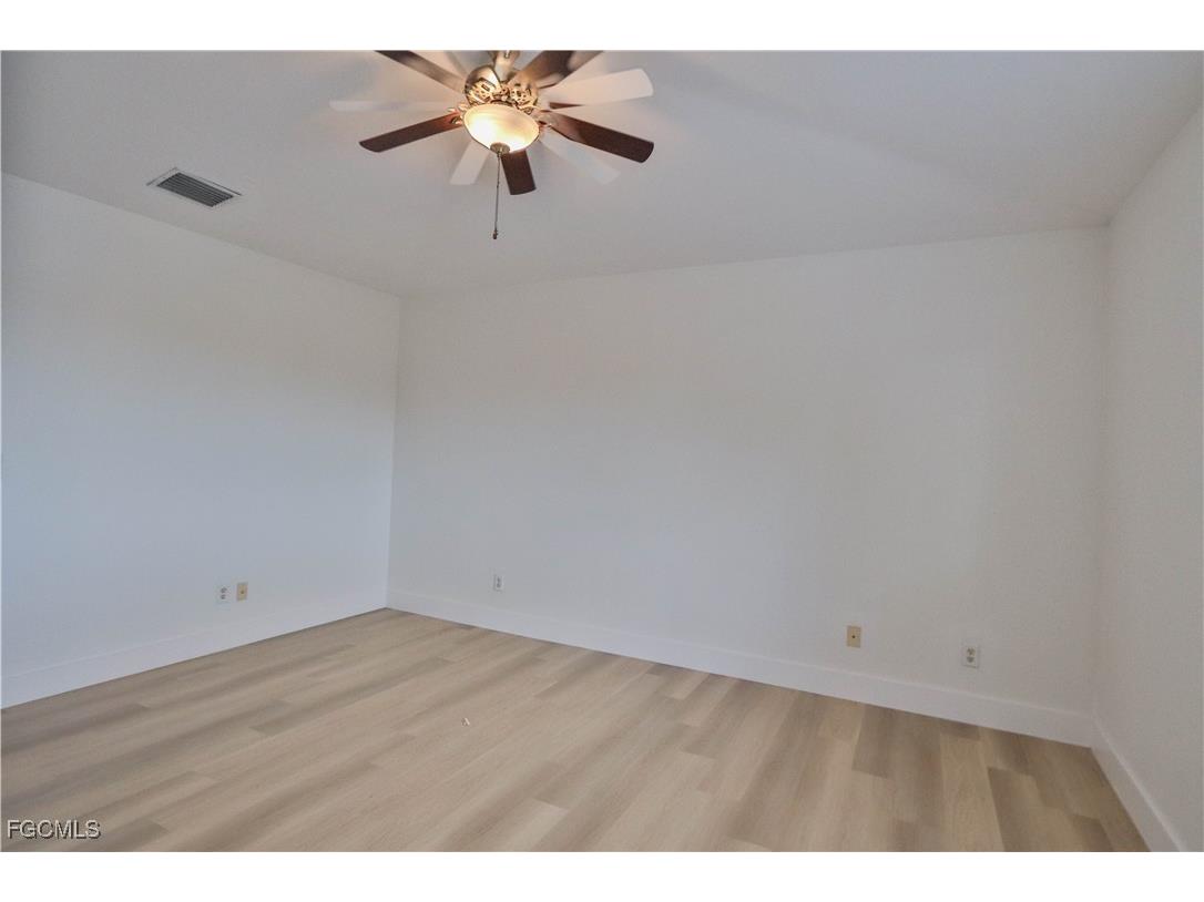9724 Roundstone Circle Fort Myers FL 33967 2025024525 image15