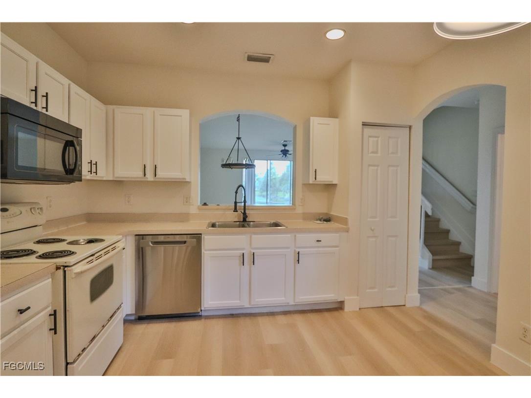 9724 Roundstone Circle Fort Myers FL 33967 2025024525 image3