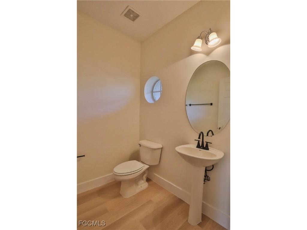 9724 Roundstone Circle Fort Myers FL 33967 2025024525 image5