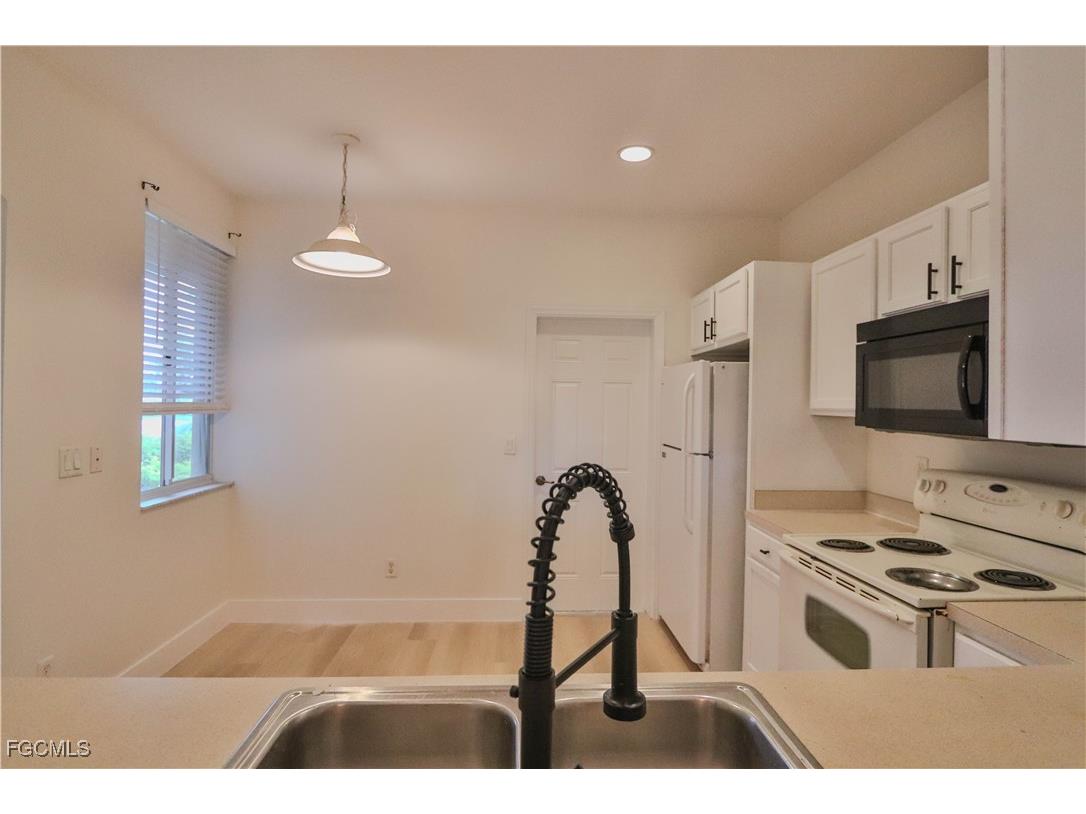 9724 Roundstone Circle Fort Myers FL 33967 2025024525 image8