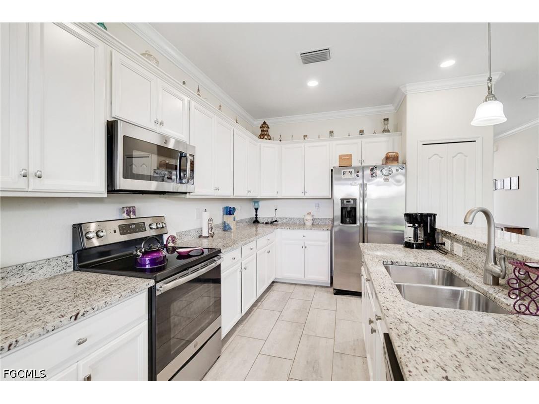 9732 Mirada Boulevard Fort Myers FL 33908 2026018279 image10