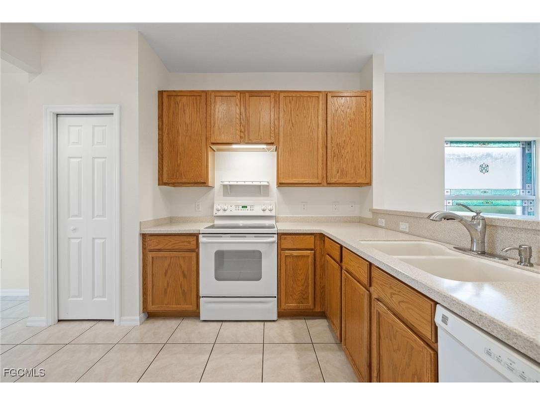 9733 Mendocino Drive Fort Myers FL 33919 2026004715 image4