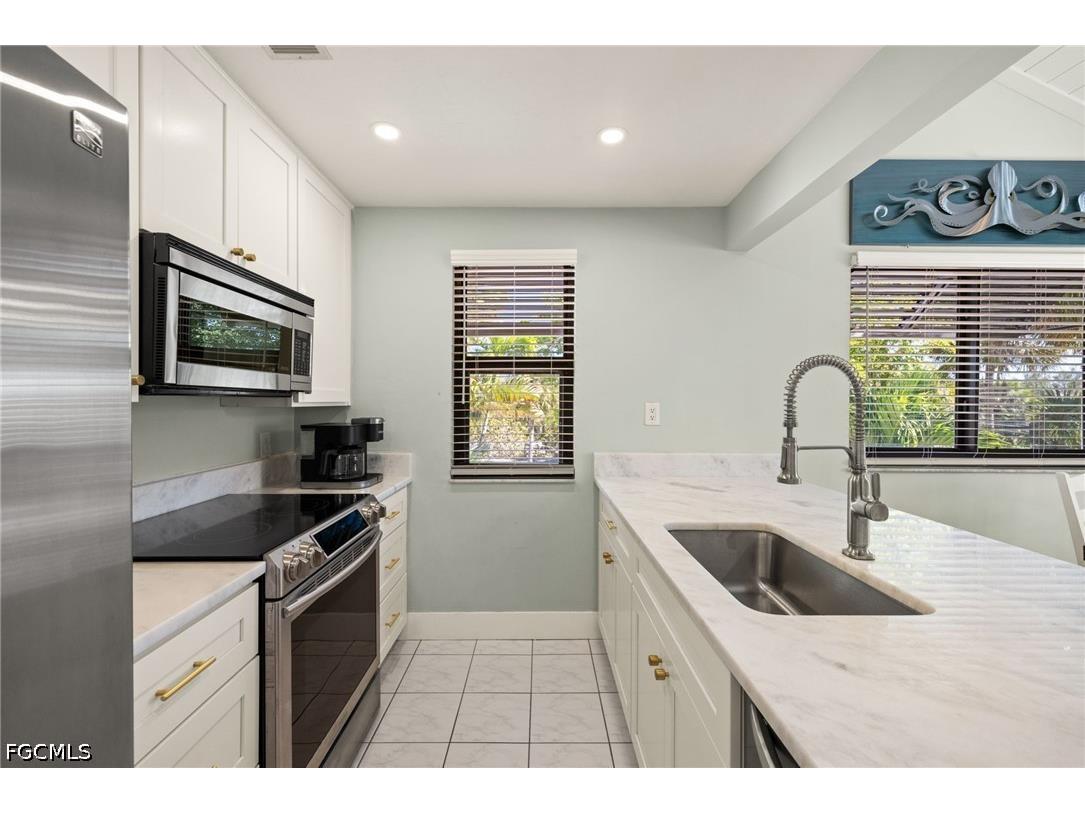 974 Greenwood Court S Sanibel FL 33957 2026020743 image7