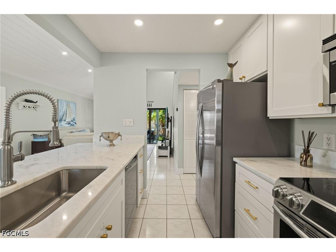 974 Greenwood Court S Sanibel FL 33957 2026020743 image8