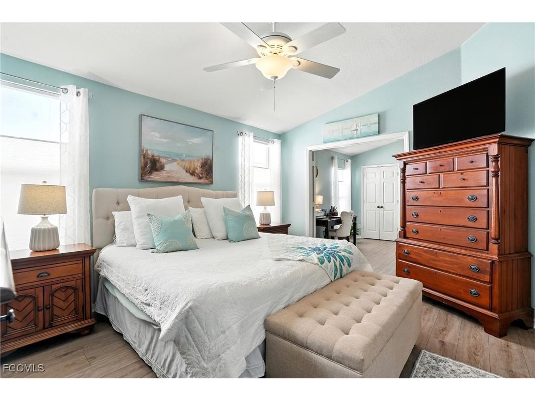 9740 Gladiolus Bulb Loop Fort Myers FL 33908 2025006066 image12