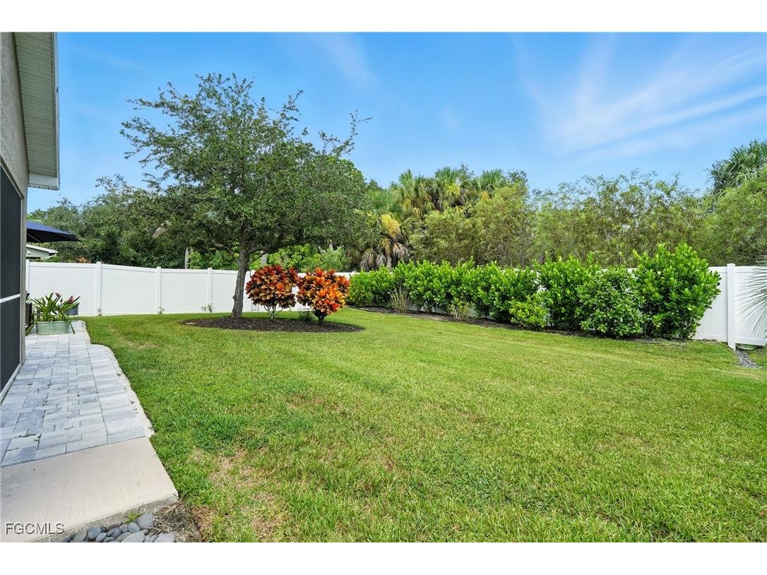 9740 Gladiolus Bulb Loop Fort Myers FL 33908 2025006066 image22