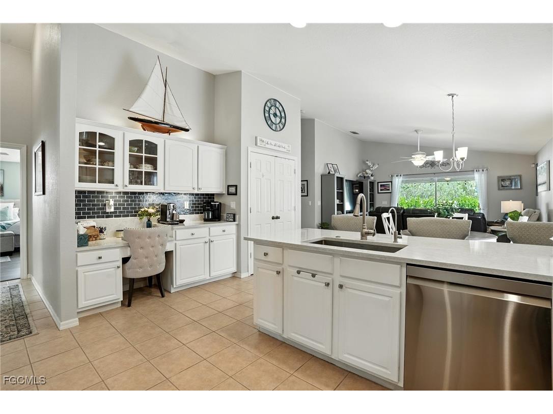 9740 Gladiolus Bulb Loop Fort Myers FL 33908 2025006066 image5