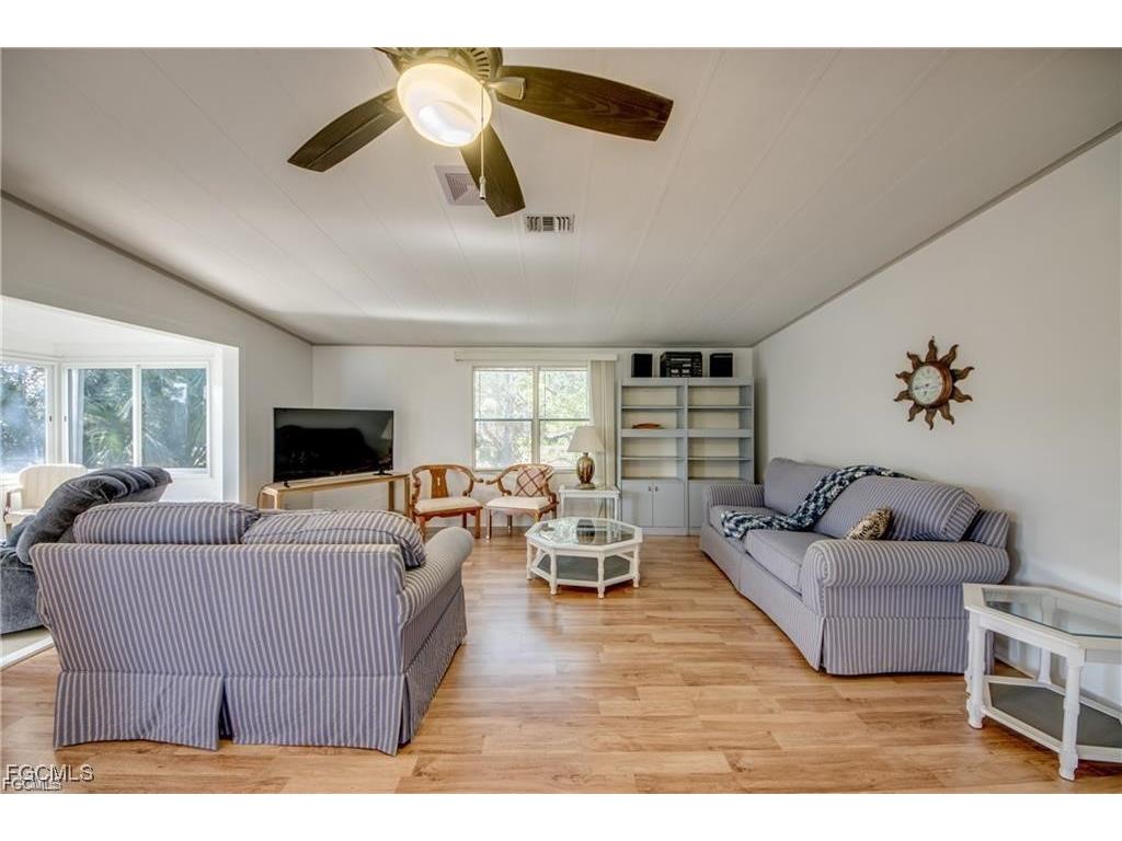 9745 Lake Fairways Boulevard North Fort Myers FL 33903 2025007151 image11