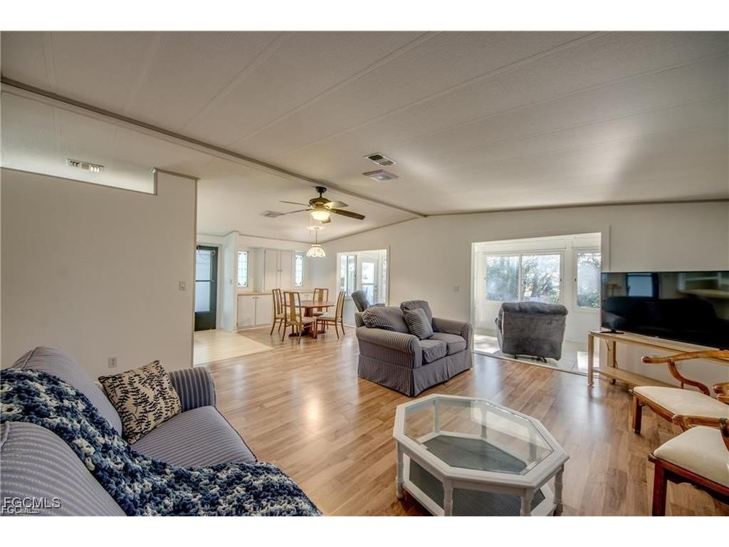 9745 Lake Fairways Boulevard North Fort Myers FL 33903 2025007151 image13