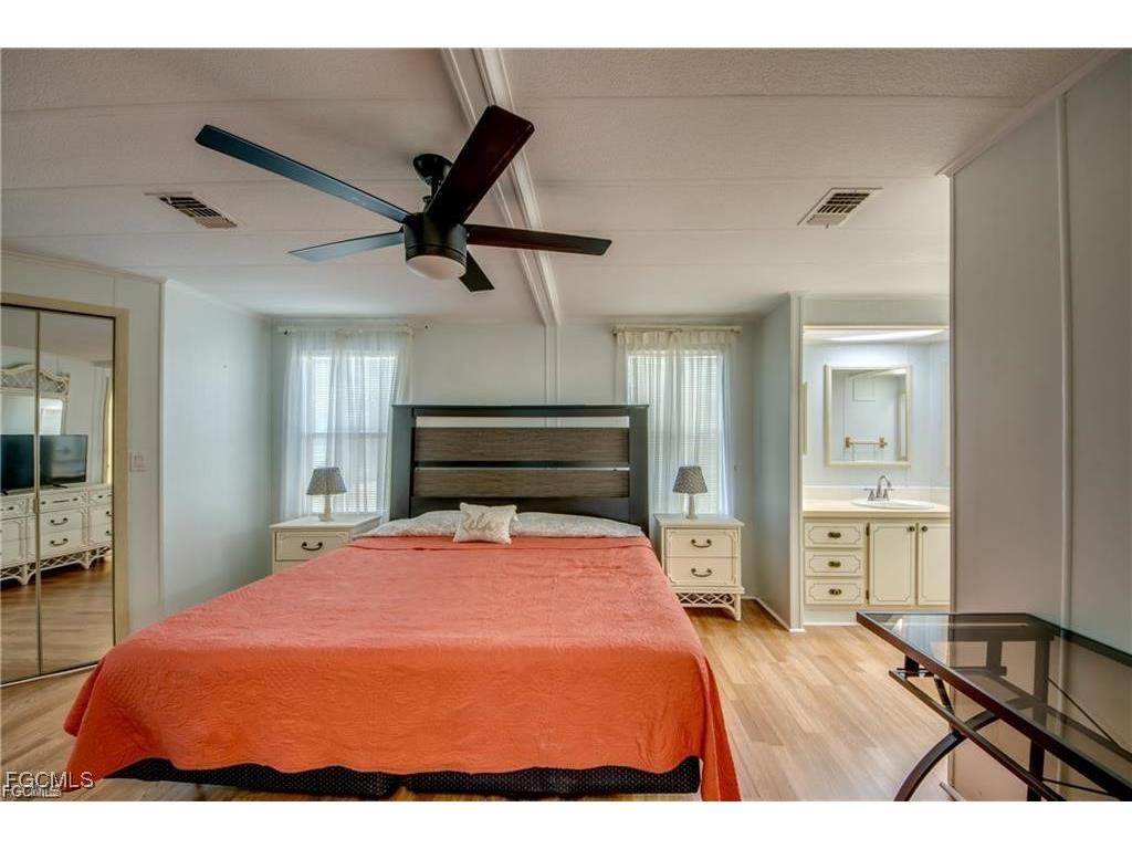 9745 Lake Fairways Boulevard North Fort Myers FL 33903 2025007151 image15