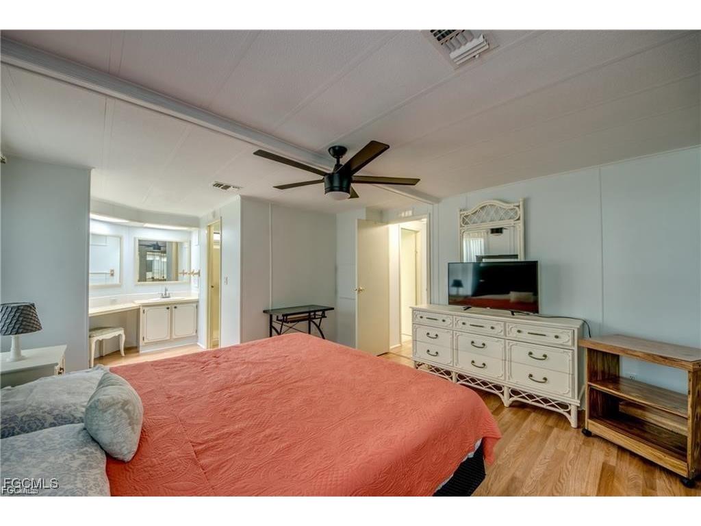 9745 Lake Fairways Boulevard North Fort Myers FL 33903 2025007151 image16