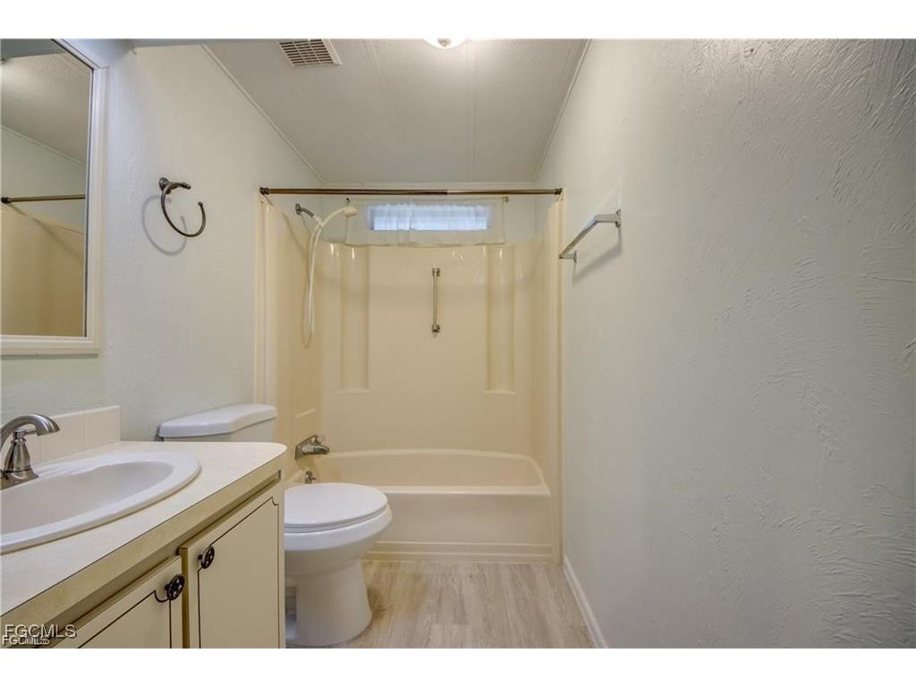 9745 Lake Fairways Boulevard North Fort Myers FL 33903 2025007151 image20