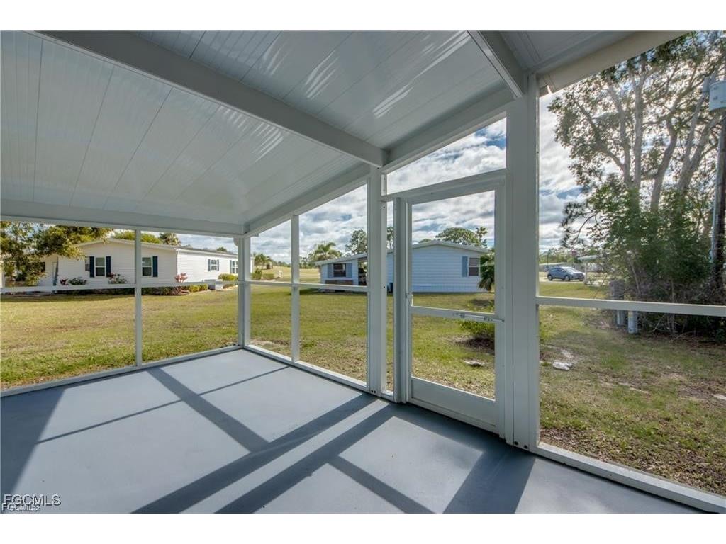 9745 Lake Fairways Boulevard North Fort Myers FL 33903 2025007151 image28