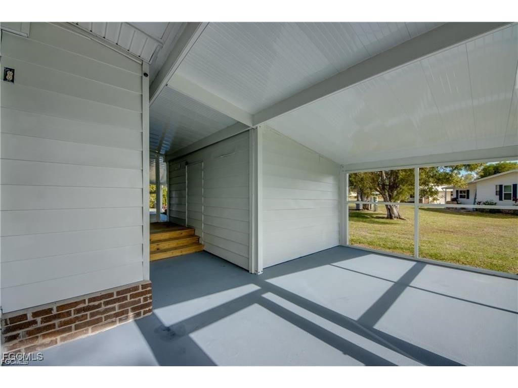 9745 Lake Fairways Boulevard North Fort Myers FL 33903 2025007151 image29