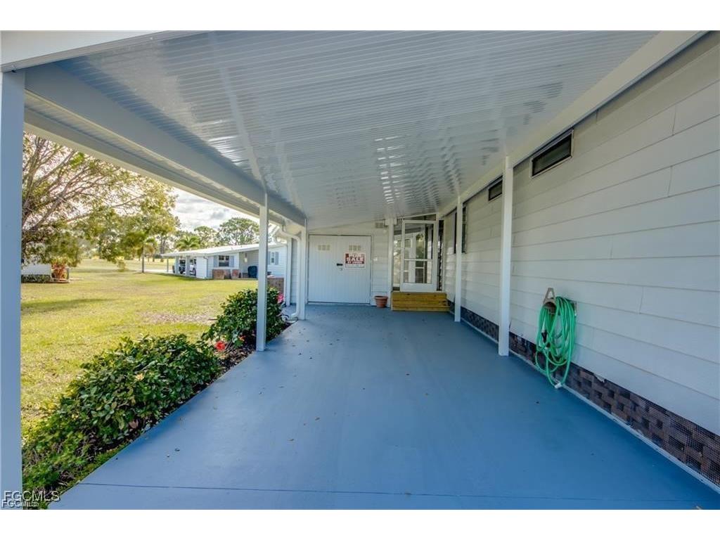 9745 Lake Fairways Boulevard North Fort Myers FL 33903 2025007151 image3