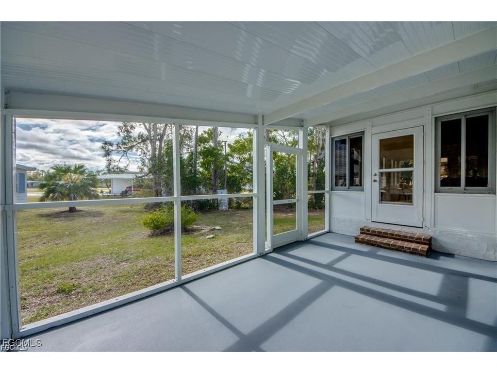 9745 Lake Fairways Boulevard North Fort Myers FL 33903 2025007151 image30