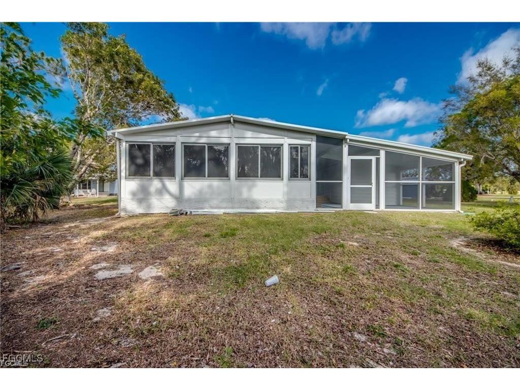 9745 Lake Fairways Boulevard North Fort Myers FL 33903 2025007151 image35