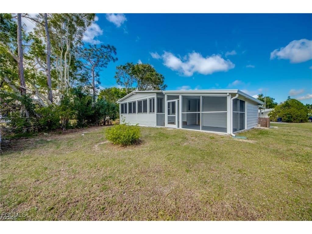 9745 Lake Fairways Boulevard North Fort Myers FL 33903 2025007151 image36