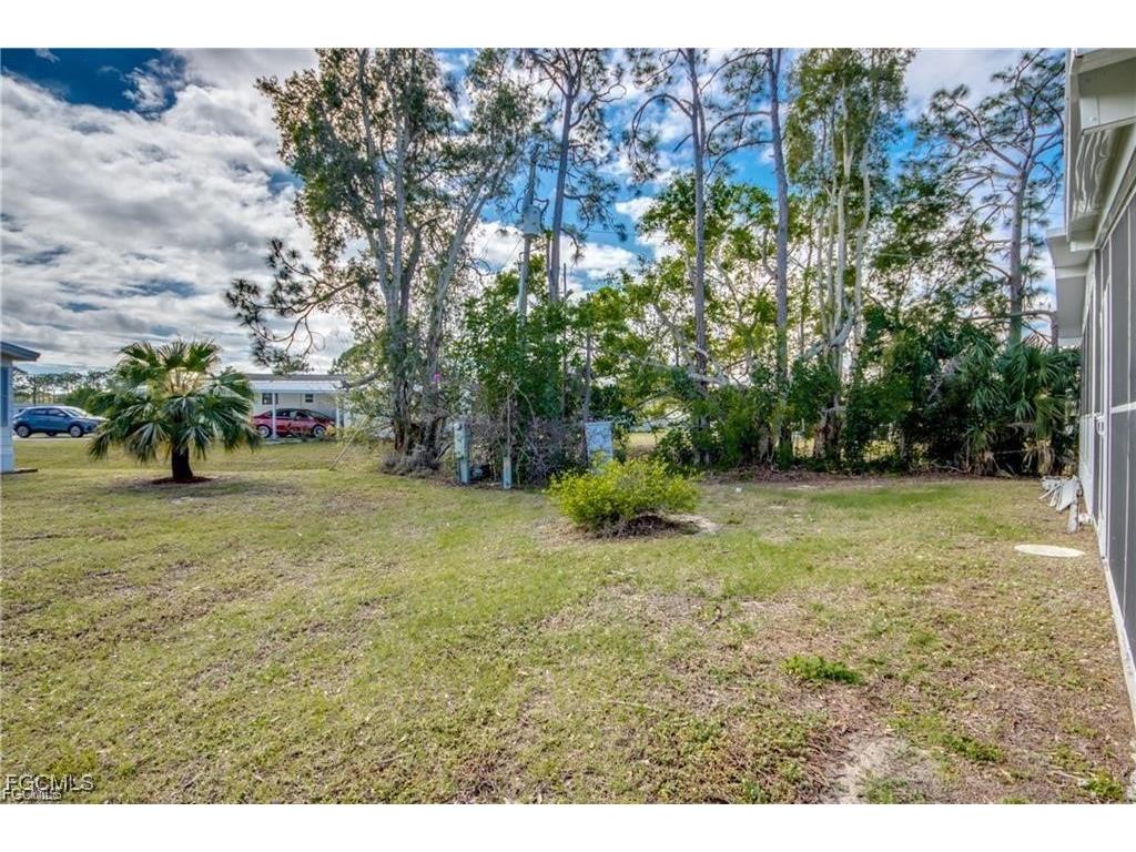 9745 Lake Fairways Boulevard North Fort Myers FL 33903 2025007151 image38