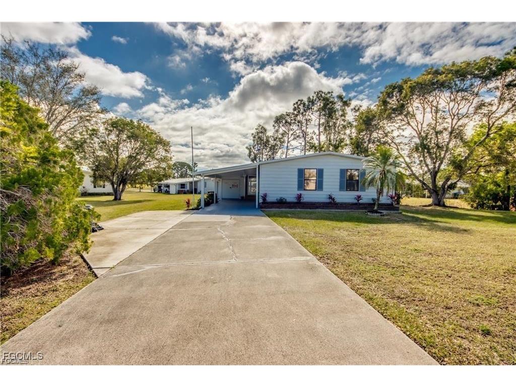 9745 Lake Fairways Boulevard North Fort Myers FL 33903 2025007151 image39