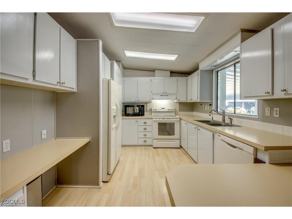 9745 Lake Fairways Boulevard North Fort Myers FL 33903 2025007151 image5