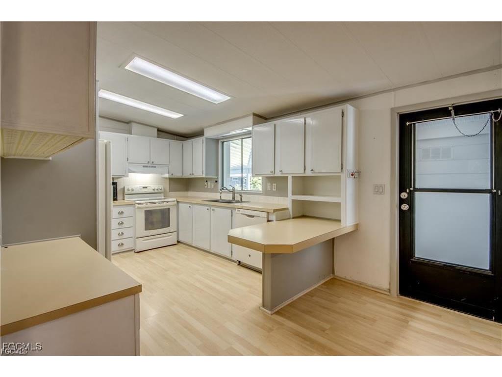 9745 Lake Fairways Boulevard North Fort Myers FL 33903 2025007151 image6