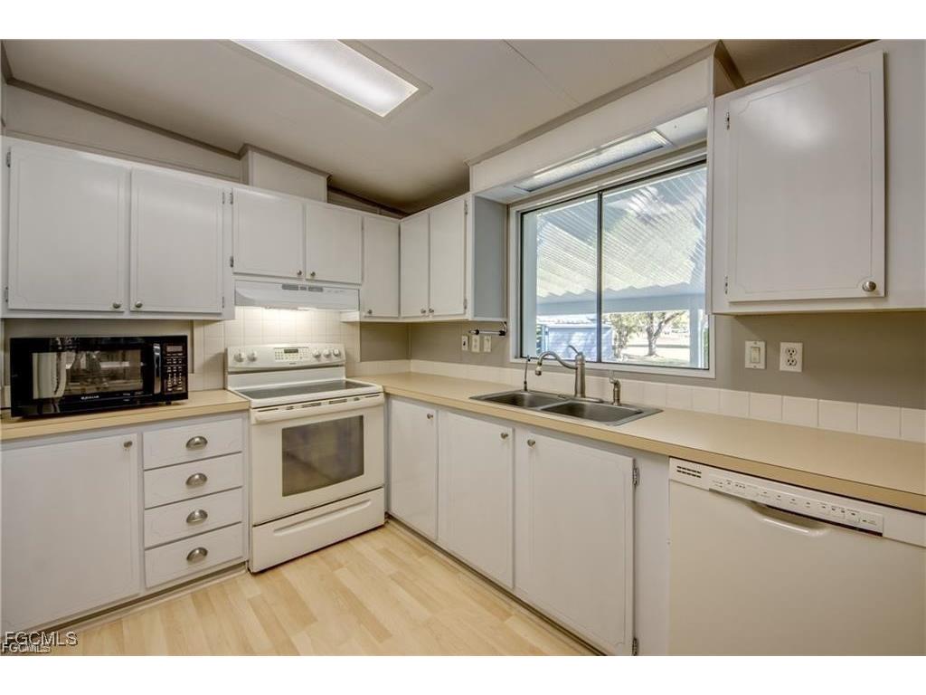 9745 Lake Fairways Boulevard North Fort Myers FL 33903 2025007151 image8