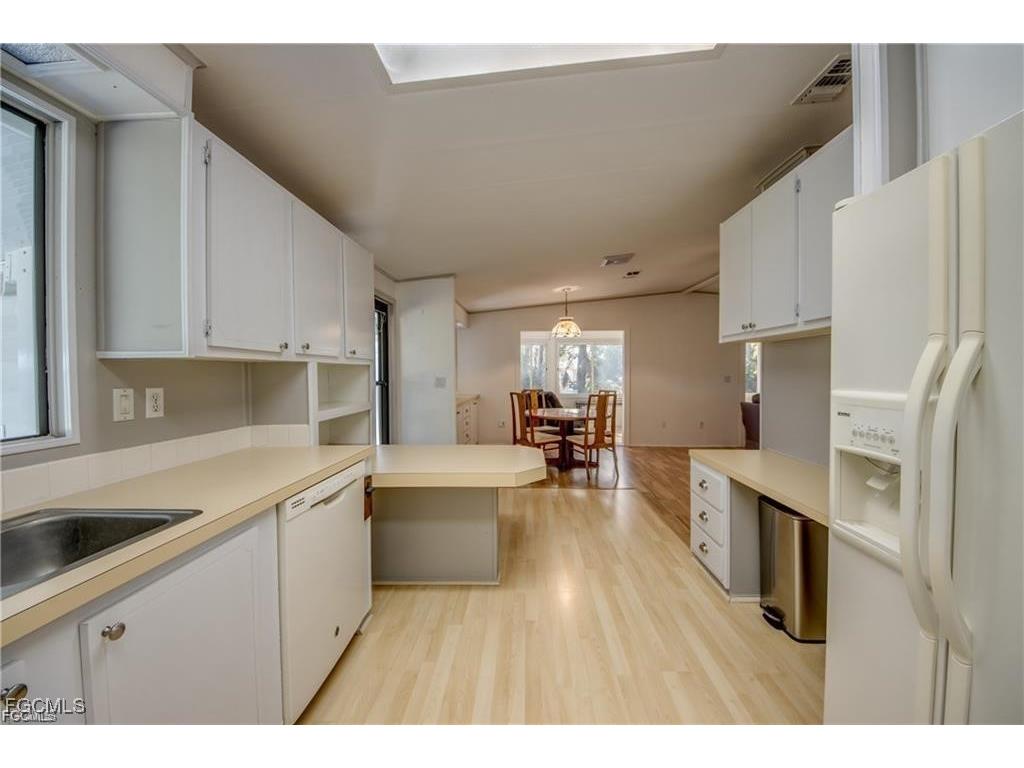 9745 Lake Fairways Boulevard North Fort Myers FL 33903 2025007151 image9