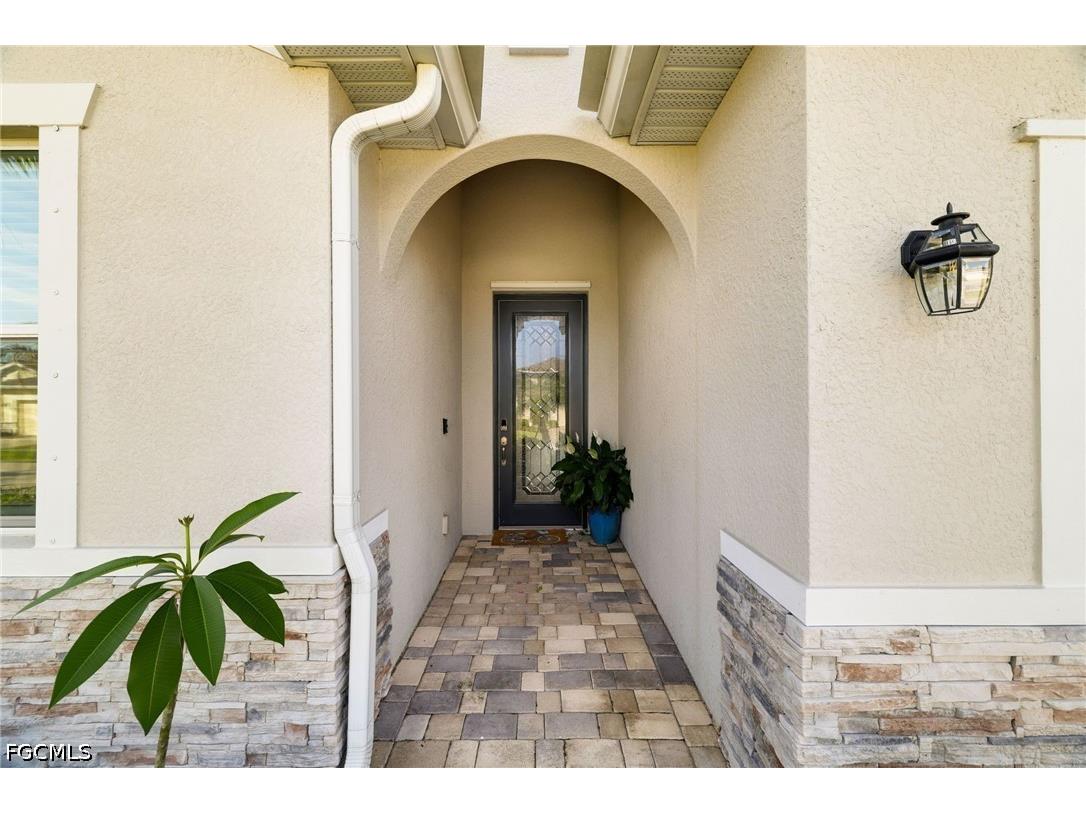 9746 Mirada Boulevard Fort Myers FL 33908 2026019040 image5
