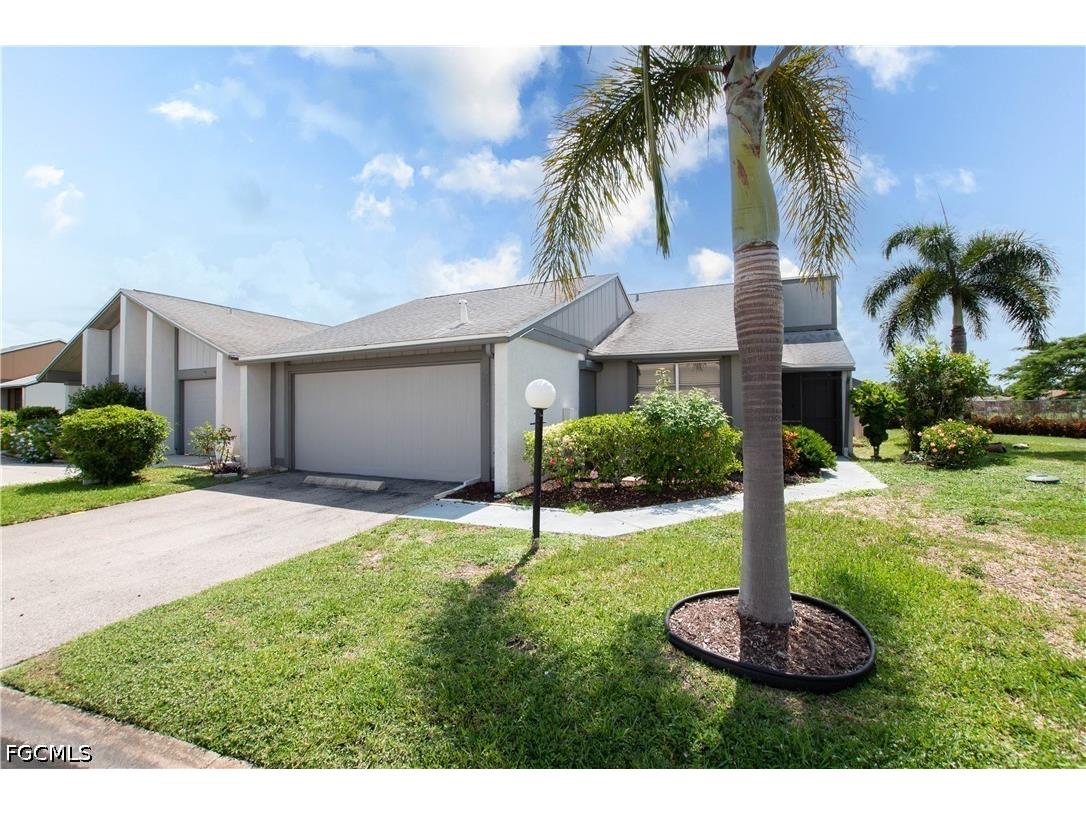 9749 Maplecrest Circle Lehigh Acres FL 33936 2026027160 image1