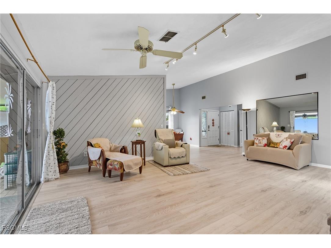 9749 Maplecrest Circle Lehigh Acres FL 33936 225054564 image2