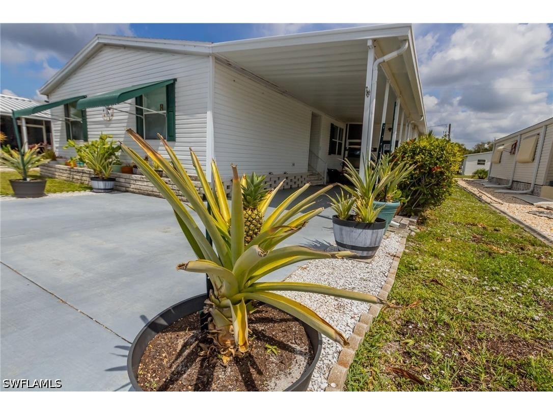 9749 Sugarberry Way Fort Myers FL 33905 226018529 image2