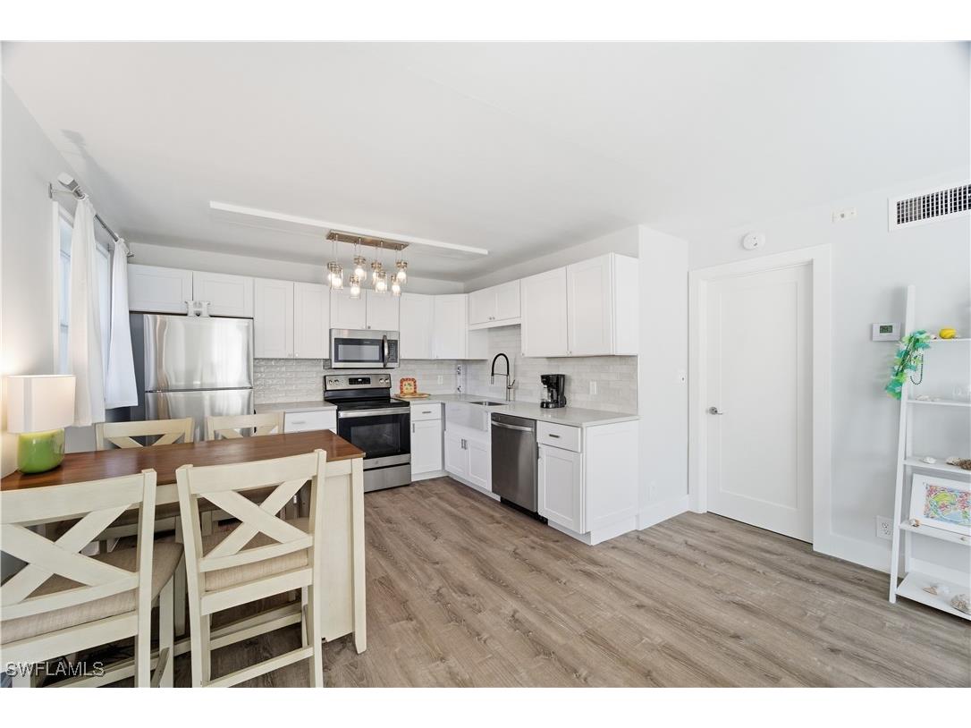 975 9th Avenue S #11 Naples FL 34102 225079992 image4