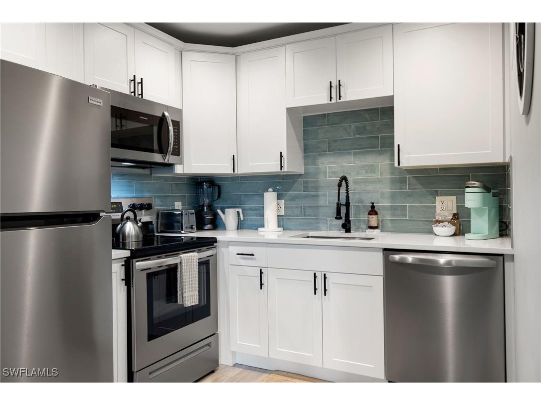 975 9th Avenue S #19 Naples FL 34102 225068770 image6