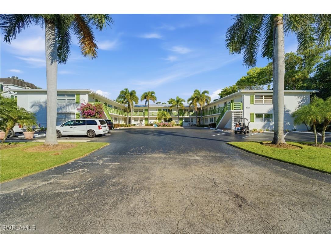 975 9th Avenue S #2 Naples FL 34102 225079991 image13