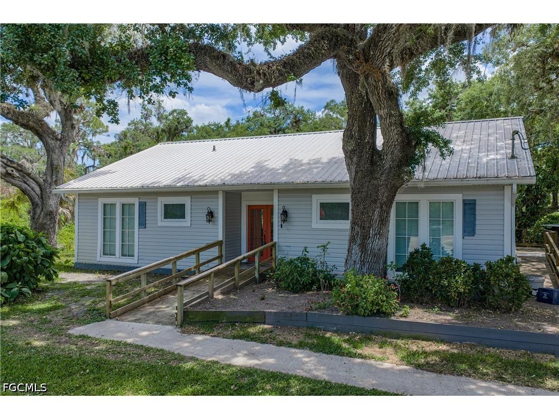 975 Caloosa Estates Drive Labelle FL 33935 2026020405 image4