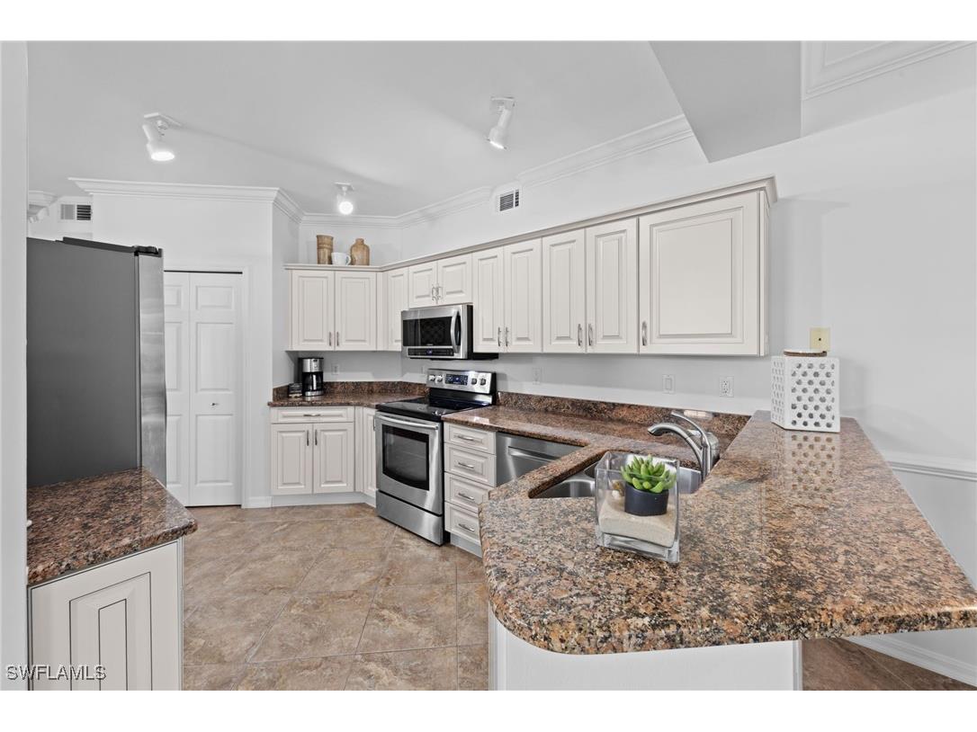 975 Eastham Way #E104 Naples FL 34104 225075173 image13