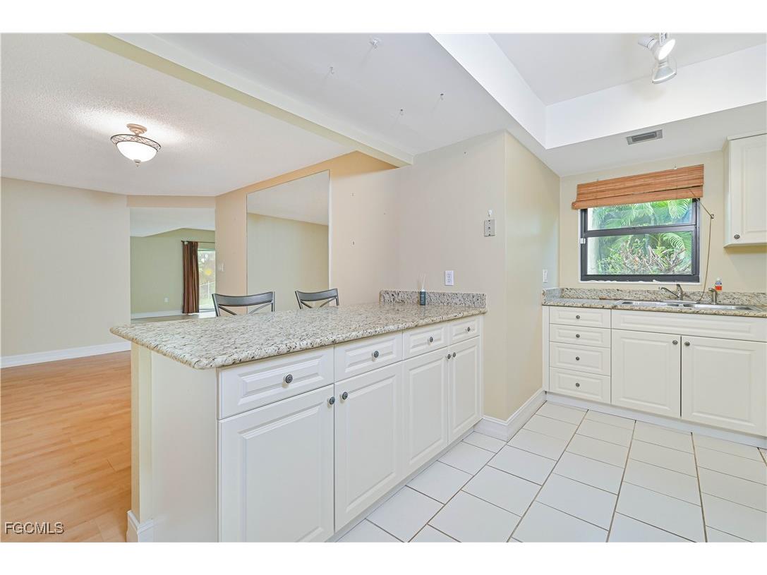 975 Palm View Drive #A101 Naples FL 34110 2025017900 image11