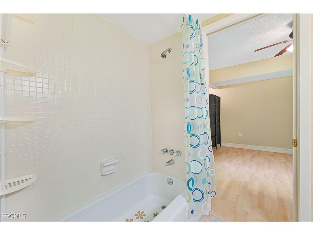 975 Palm View Drive #A101 Naples FL 34110 2025017900 image18