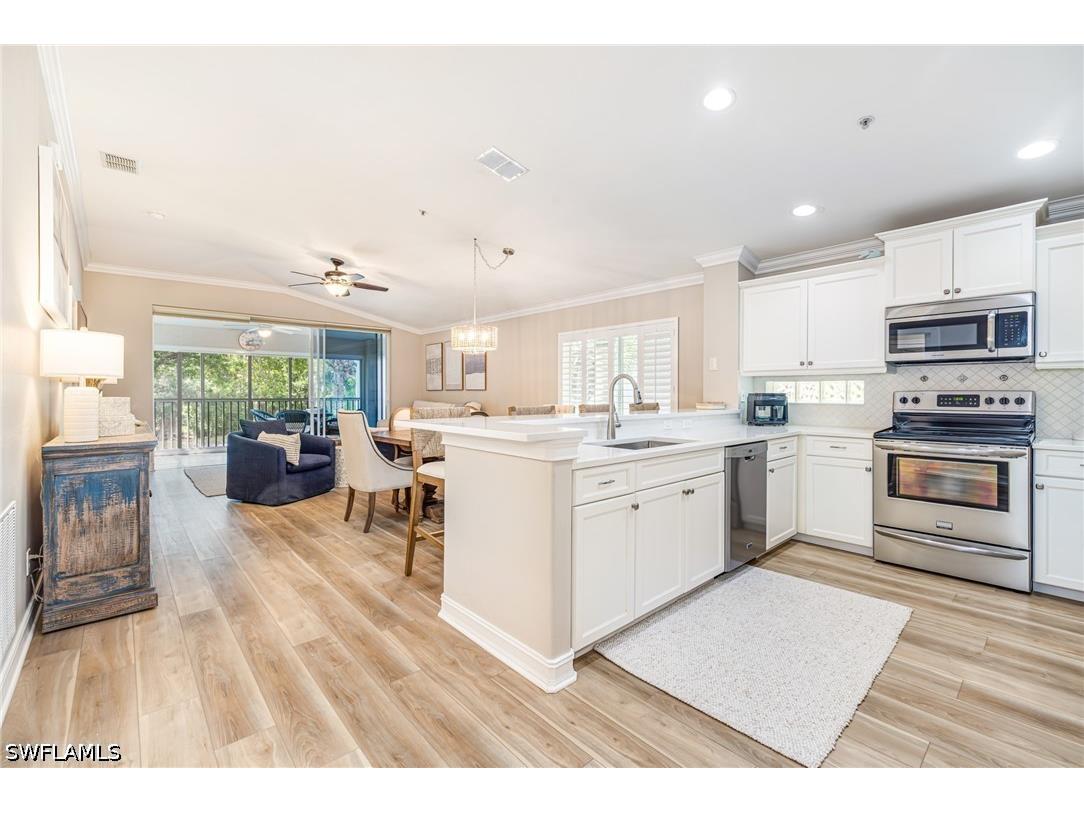975 Tarpon Cove Drive #204 Naples FL 34110 226019379 image1