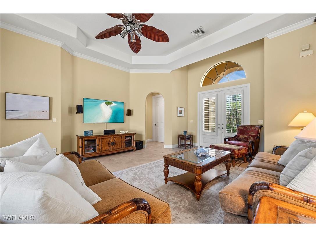 975 Tivoli Court Naples FL 34104 225046233 image1