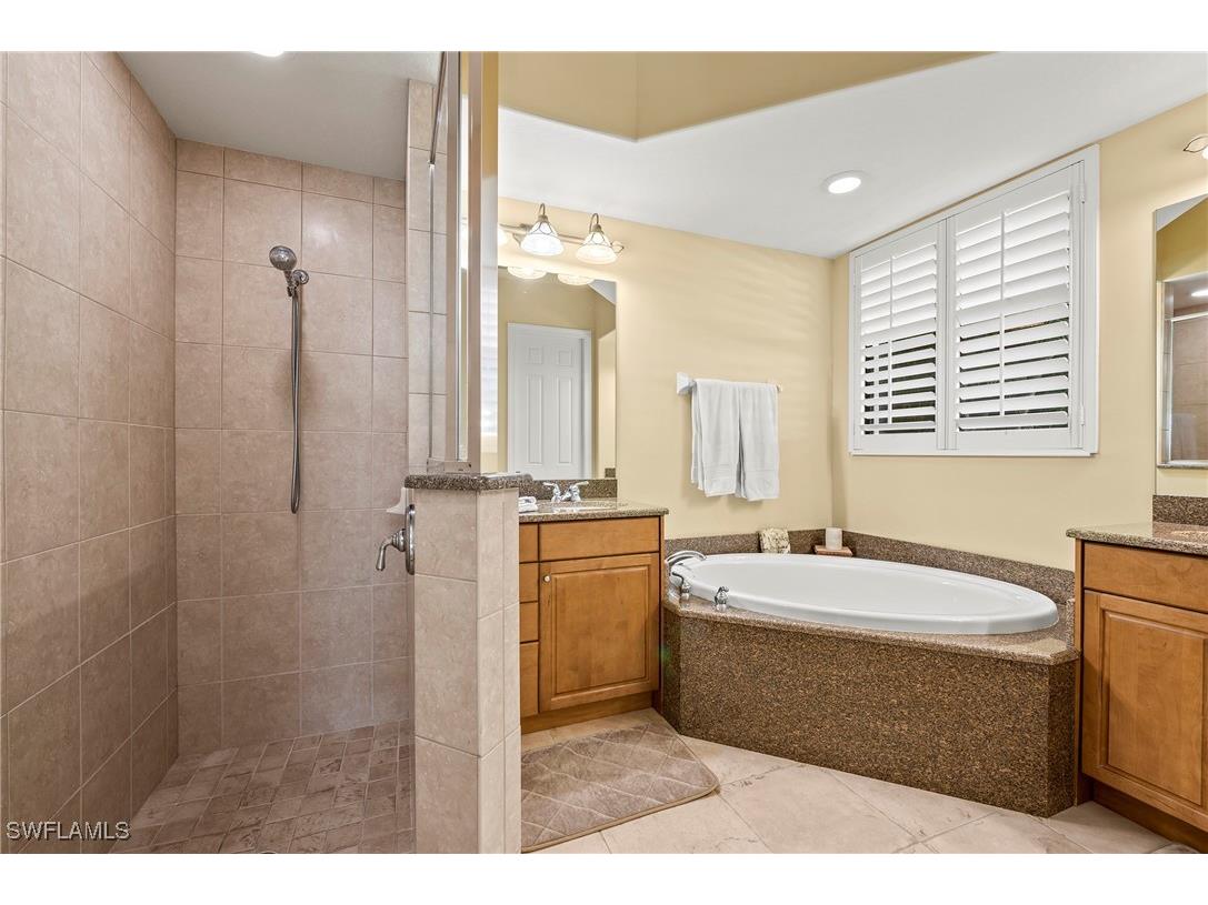 975 Tivoli Court Naples FL 34104 225046233 image20