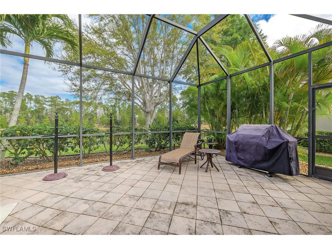 975 Tivoli Court Naples FL 34104 225046233 image8