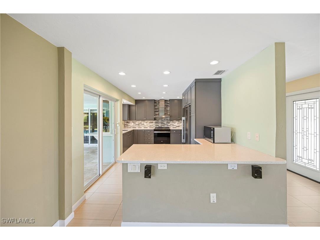 9757 Berkshire Street Naples FL 34109 225074015 image8