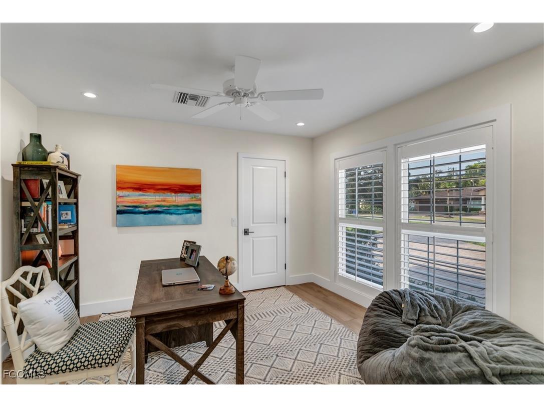 976 N Town And River Drive Fort Myers FL 33919 2026000292 image18