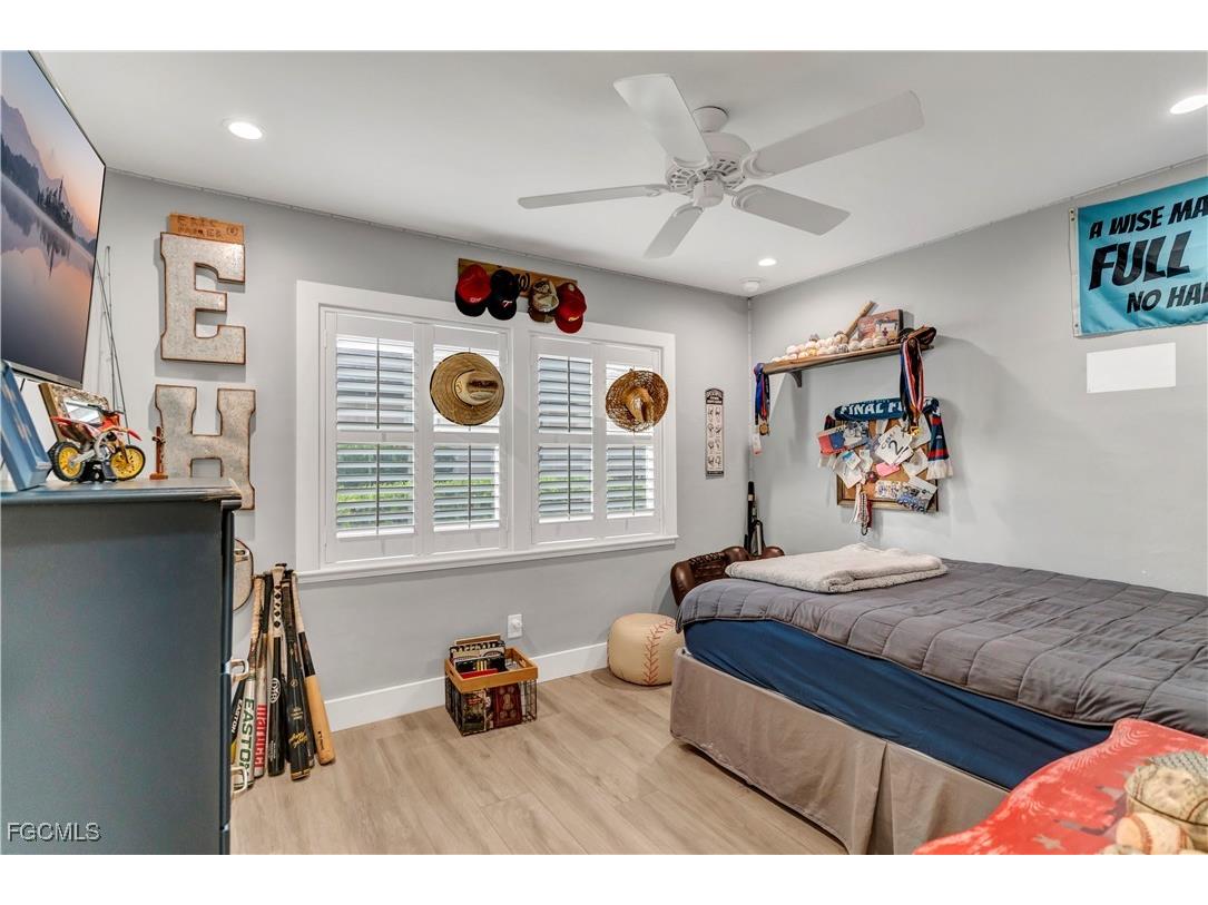 976 N Town And River Drive Fort Myers FL 33919 2026000292 image34